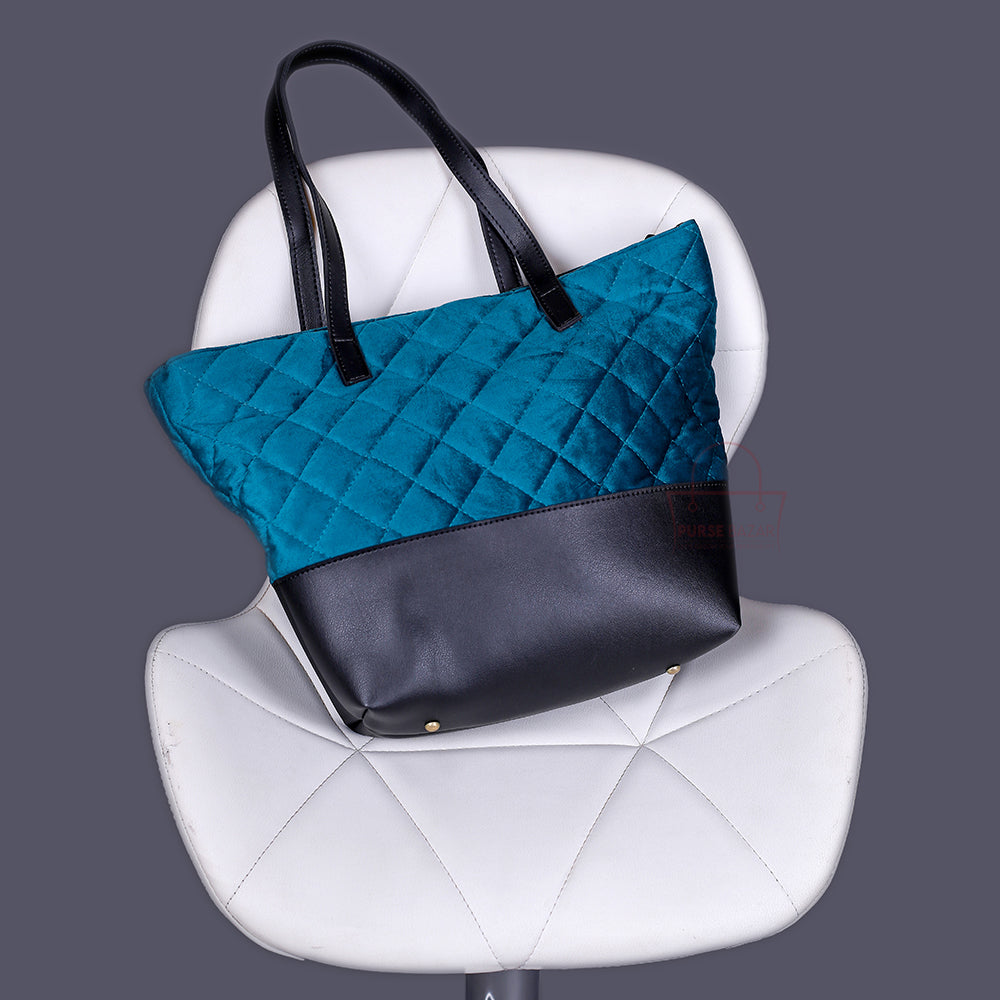 3 Practical Tote Bags in Pakistan That Can Hold Anything
